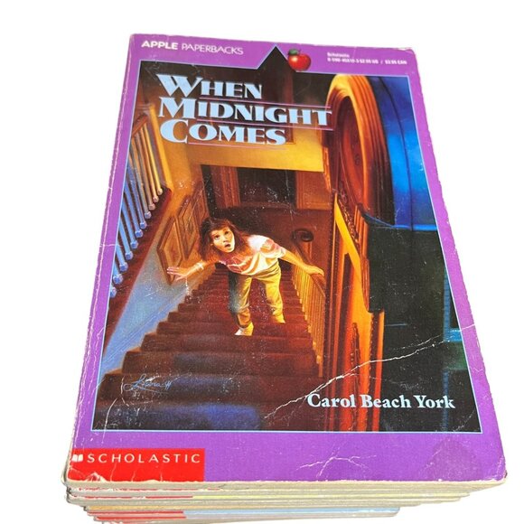 Lot 17 Vintage Apple Fiction Paperback Novels Ghost Horror Scary Mystery Books - Picture 9 of 16